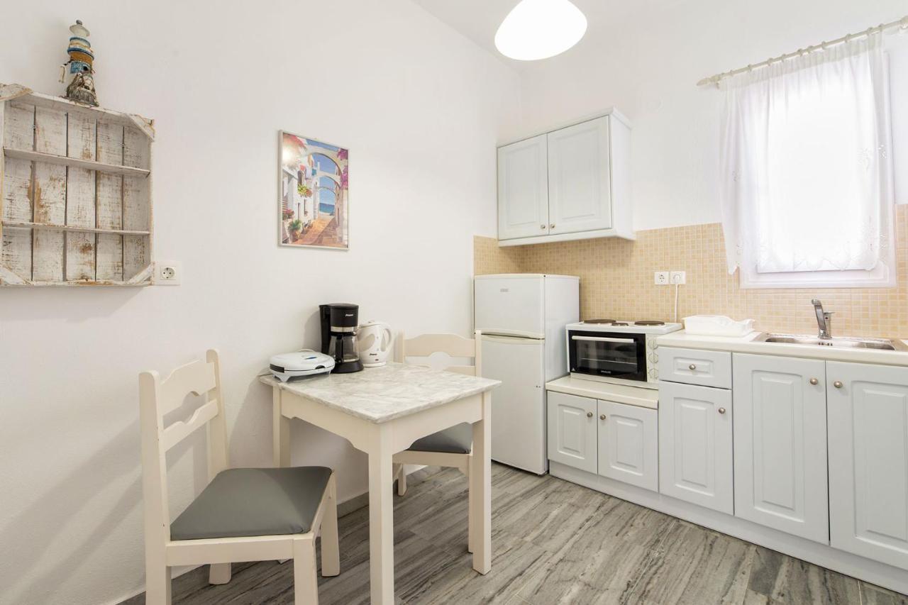 Apartments Tarsa Drios Eksteriør bilde